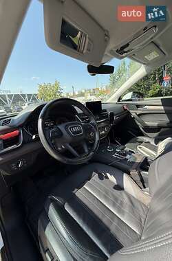 Позашляховик / Кросовер Audi Q5 2017 в 