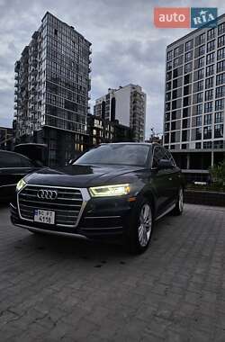 Внедорожник / Кроссовер Audi Q5 2018 в 