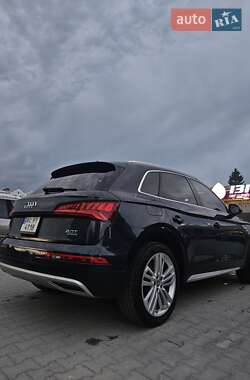 Внедорожник / Кроссовер Audi Q5 2018 в 