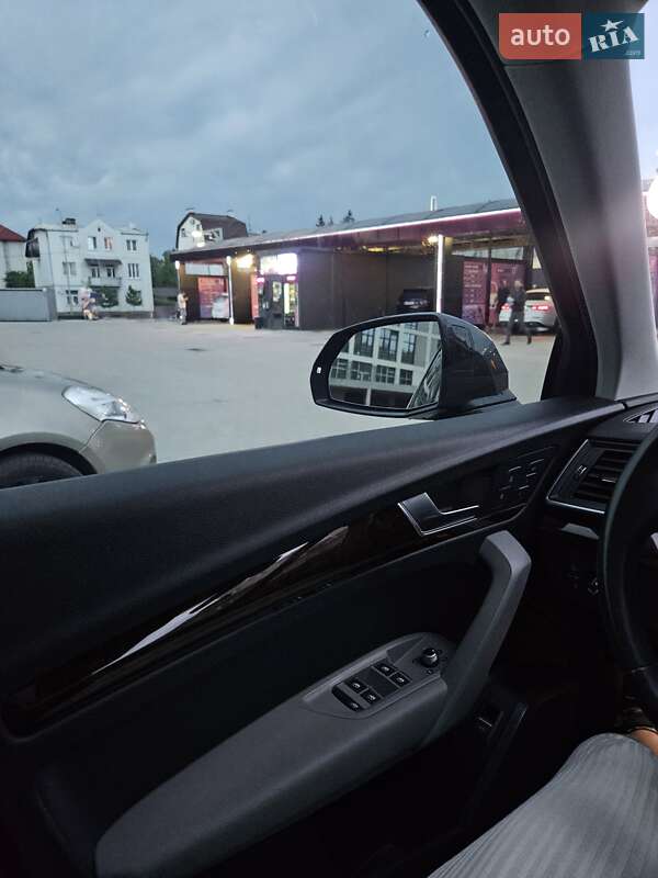 Позашляховик / Кросовер Audi Q5 2018 в Львові