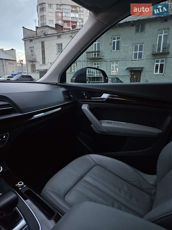 Позашляховик / Кросовер Audi Q5 2018 в Львові