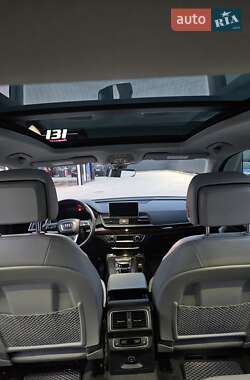 Внедорожник / Кроссовер Audi Q5 2018 в 