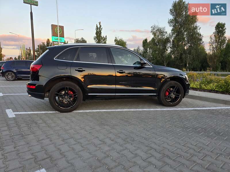 Внедорожник / Кроссовер Audi Q5 2016 в Киеве
