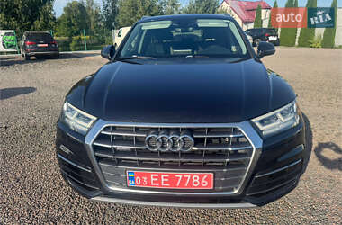 Внедорожник / Кроссовер Audi Q5 2018 в 