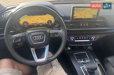 Внедорожник / Кроссовер Audi Q5 2018 в 