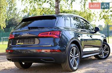 Внедорожник / Кроссовер Audi Q5 2018 в 