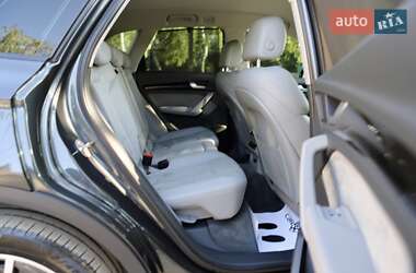 Внедорожник / Кроссовер Audi Q5 2018 в 