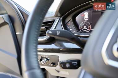 Внедорожник / Кроссовер Audi Q5 2018 в 