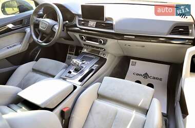 Внедорожник / Кроссовер Audi Q5 2018 в 