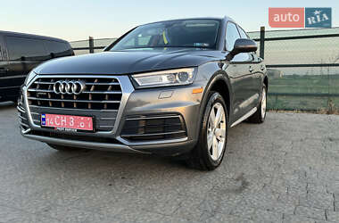 Внедорожник / Кроссовер Audi Q5 2018 в 