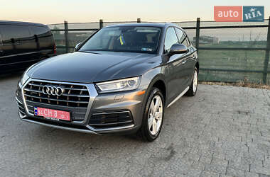 Внедорожник / Кроссовер Audi Q5 2018 в 