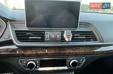 Внедорожник / Кроссовер Audi Q5 2018 в 
