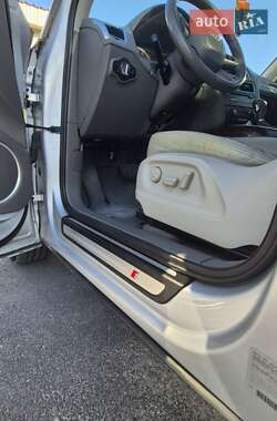 Внедорожник / Кроссовер Audi Q5 2011 в 