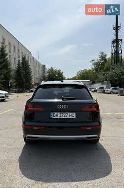 Внедорожник / Кроссовер Audi Q5 2018 в 