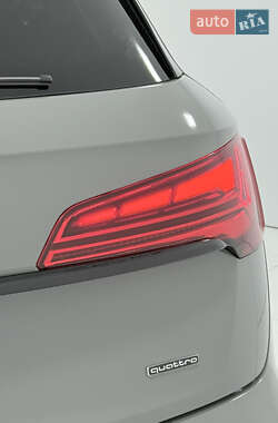 Внедорожник / Кроссовер Audi Q5 2022 в 