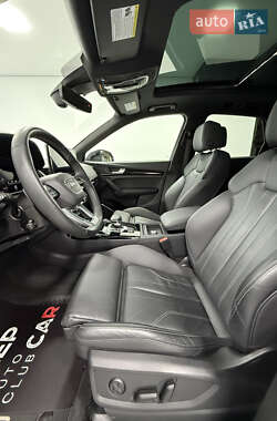 Внедорожник / Кроссовер Audi Q5 2022 в 