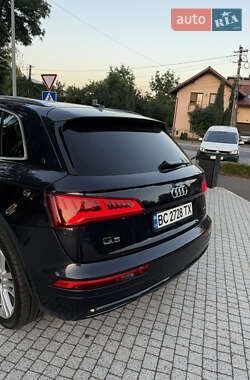 Внедорожник / Кроссовер Audi Q5 2020 в 