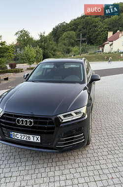 Внедорожник / Кроссовер Audi Q5 2020 в 