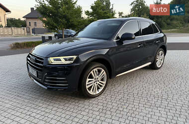 Внедорожник / Кроссовер Audi Q5 2020 в 