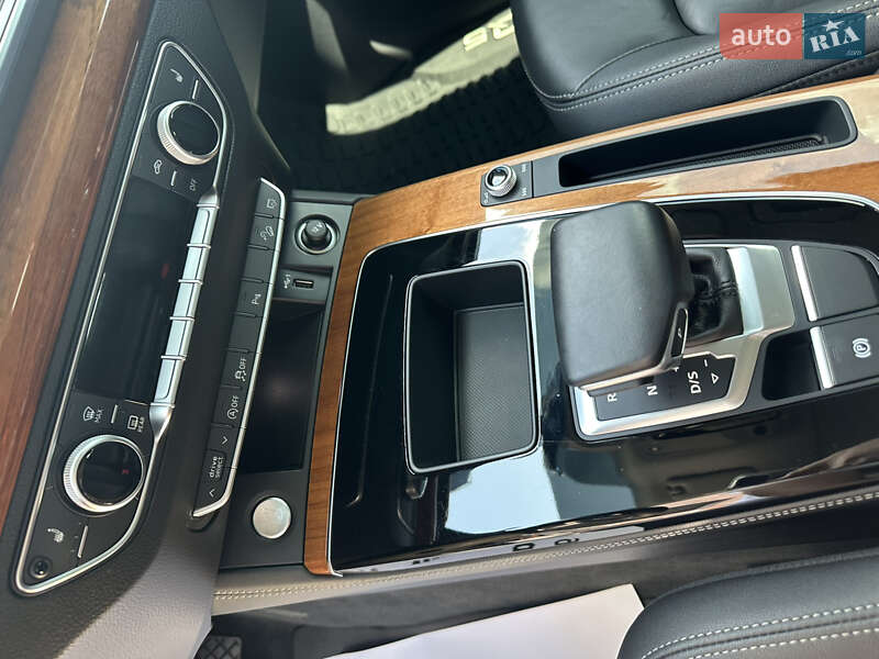 Внедорожник / Кроссовер Audi Q5 2021 в Луцке