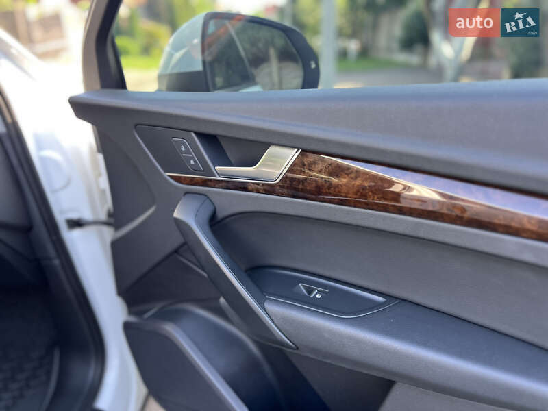 Внедорожник / Кроссовер Audi Q5 2018 в Ровно
