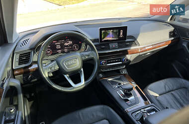 Внедорожник / Кроссовер Audi Q5 2018 в 