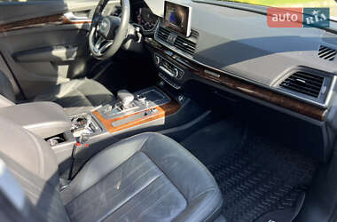 Внедорожник / Кроссовер Audi Q5 2018 в 