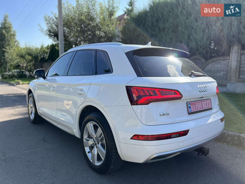 Внедорожник / Кроссовер Audi Q5 2018 в Ровно