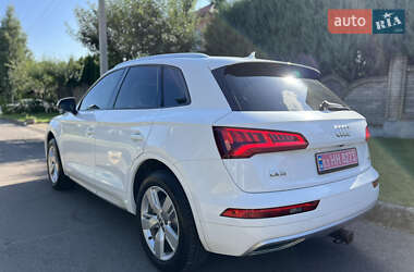 Внедорожник / Кроссовер Audi Q5 2018 в 