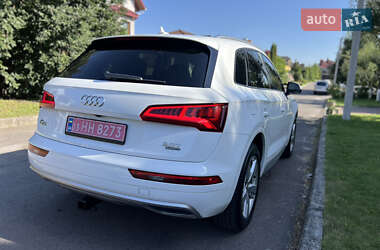 Внедорожник / Кроссовер Audi Q5 2018 в 