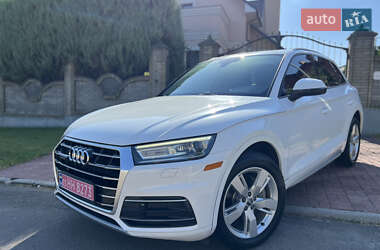 Внедорожник / Кроссовер Audi Q5 2018 в 