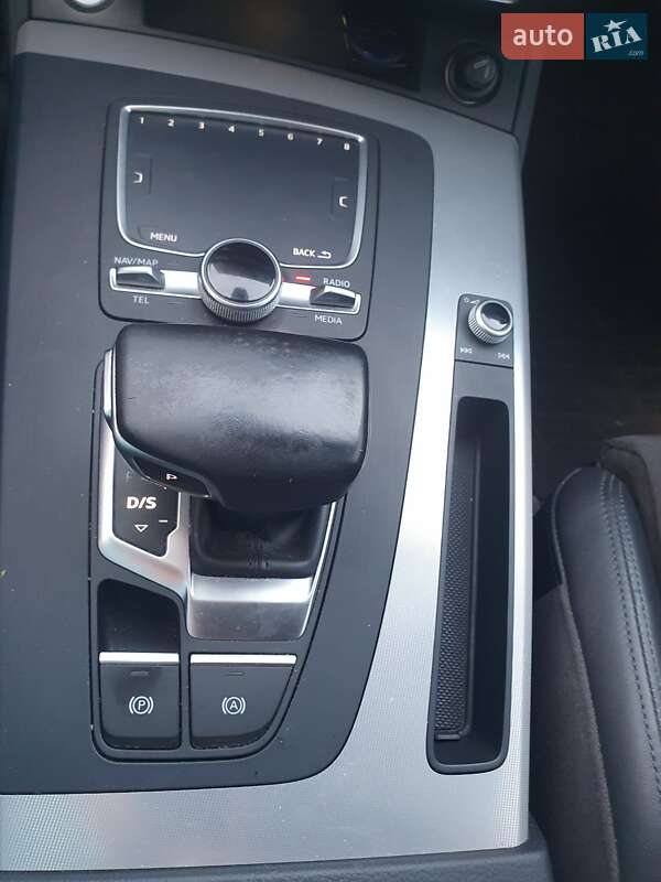 Внедорожник / Кроссовер Audi Q5 2017 в Каменке