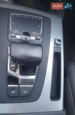 Внедорожник / Кроссовер Audi Q5 2017 в 