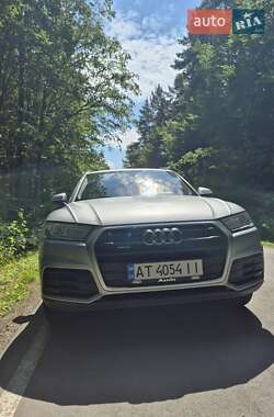 Внедорожник / Кроссовер Audi Q5 2017 в 