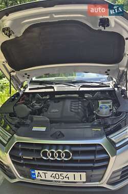 Внедорожник / Кроссовер Audi Q5 2017 в 