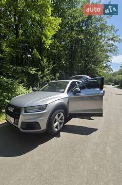 Внедорожник / Кроссовер Audi Q5 2017 в 