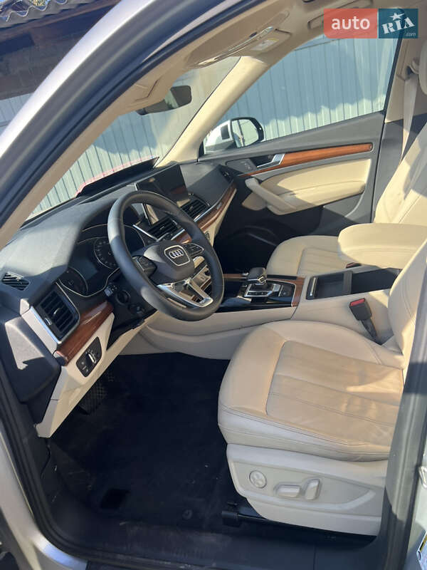 Внедорожник / Кроссовер Audi Q5 2021 в Нововолынске