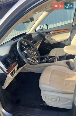 Внедорожник / Кроссовер Audi Q5 2021 в 