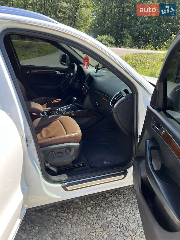 Внедорожник / Кроссовер Audi Q5 2011 в Ивано-Франковске