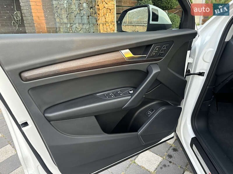 Внедорожник / Кроссовер Audi Q5 2022 в Стрые