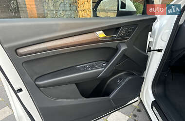 Внедорожник / Кроссовер Audi Q5 2022 в 
