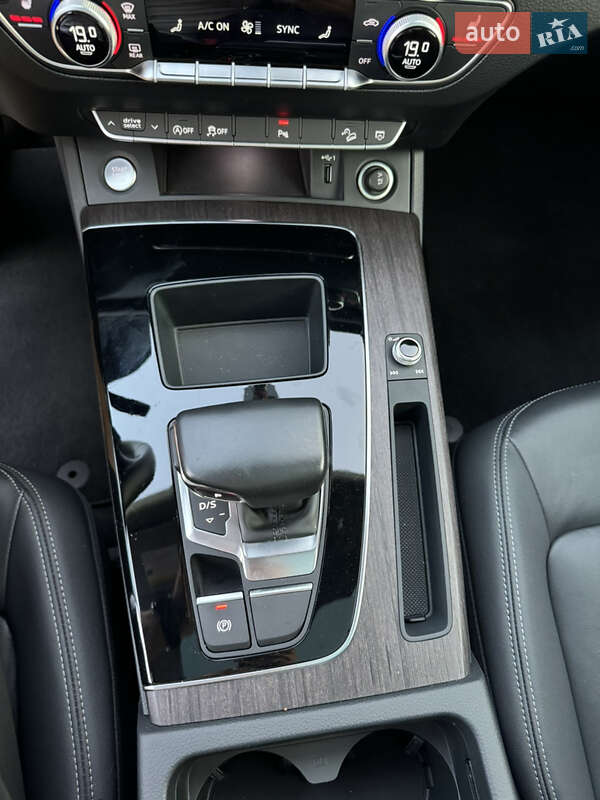 Внедорожник / Кроссовер Audi Q5 2022 в Стрые