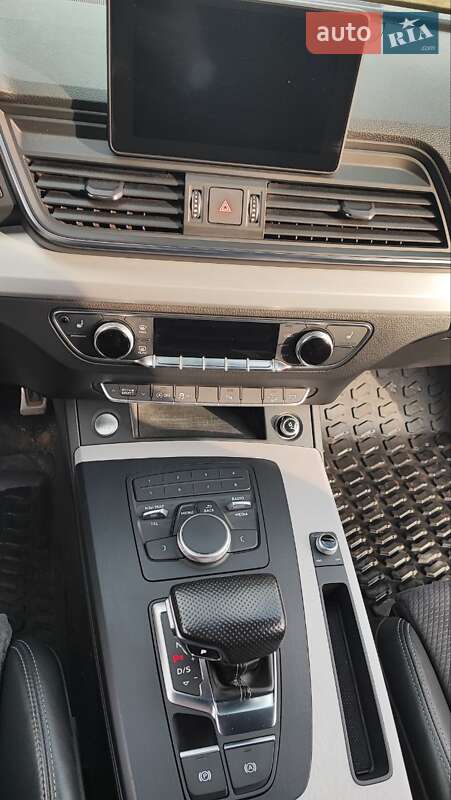 Внедорожник / Кроссовер Audi Q5 2017 в Дрогобыче