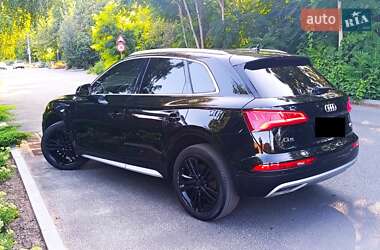 Внедорожник / Кроссовер Audi Q5 2018 в 