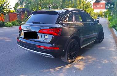Внедорожник / Кроссовер Audi Q5 2018 в 