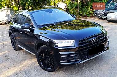 Внедорожник / Кроссовер Audi Q5 2018 в 