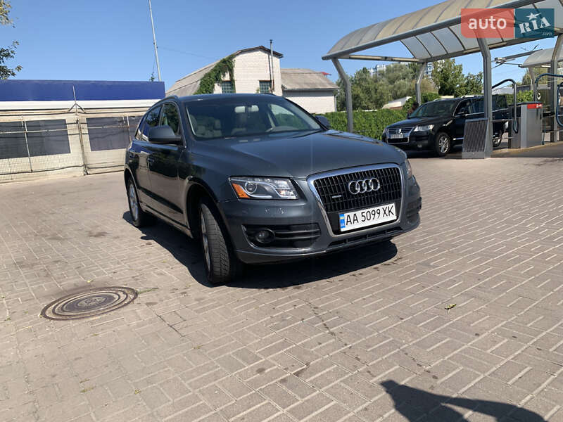 Внедорожник / Кроссовер Audi Q5 2011 в Киеве