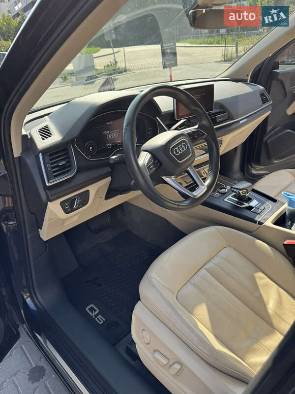 Внедорожник / Кроссовер Audi Q5 2018 в Ужгороде