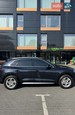 Внедорожник / Кроссовер Audi Q5 2018 в 