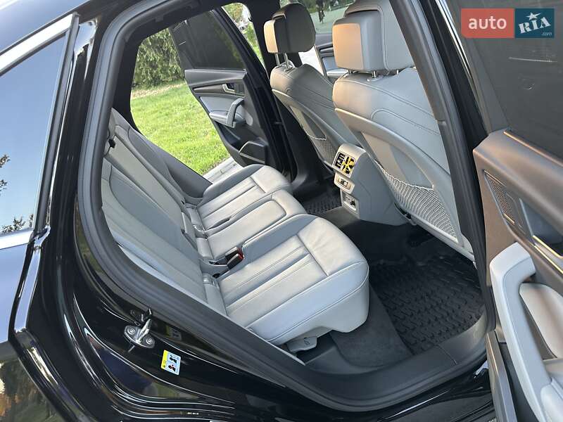 Внедорожник / Кроссовер Audi Q5 2022 в Киеве